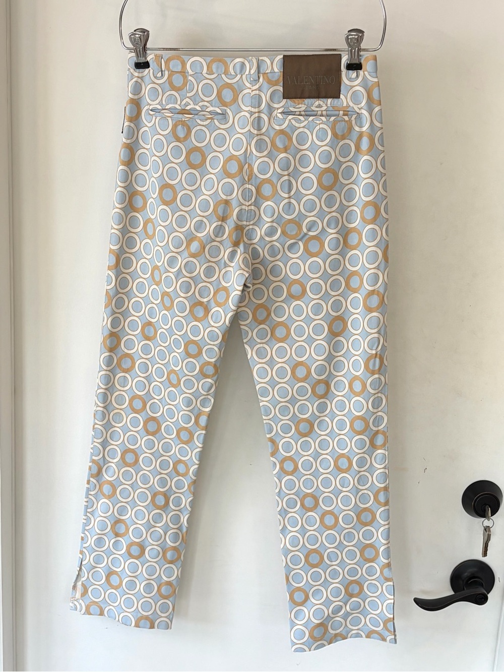 Valentino Jeans 5 pocket pants, lt blue, tan circles, cropped, hem slits, 26,GUC - Picture 4 of 13